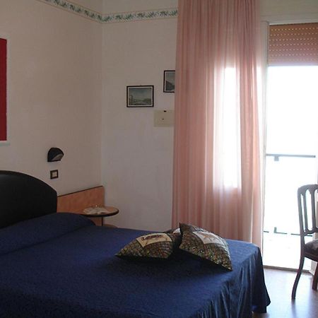 Hotel Primavera Sul Mare ليدو دي سافيو المظهر الخارجي الصورة