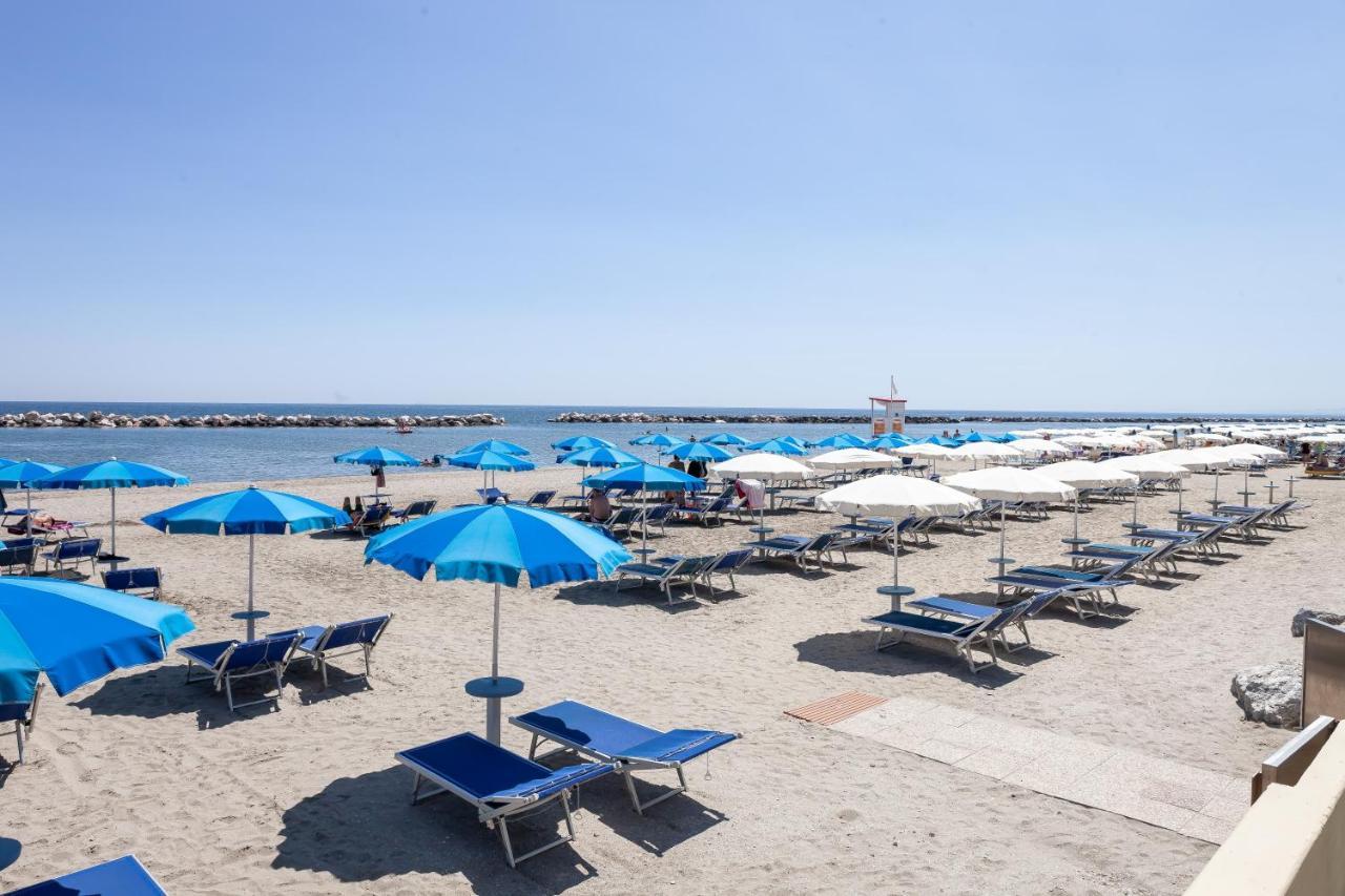 Hotel Primavera Sul Mare ليدو دي سافيو المظهر الخارجي الصورة