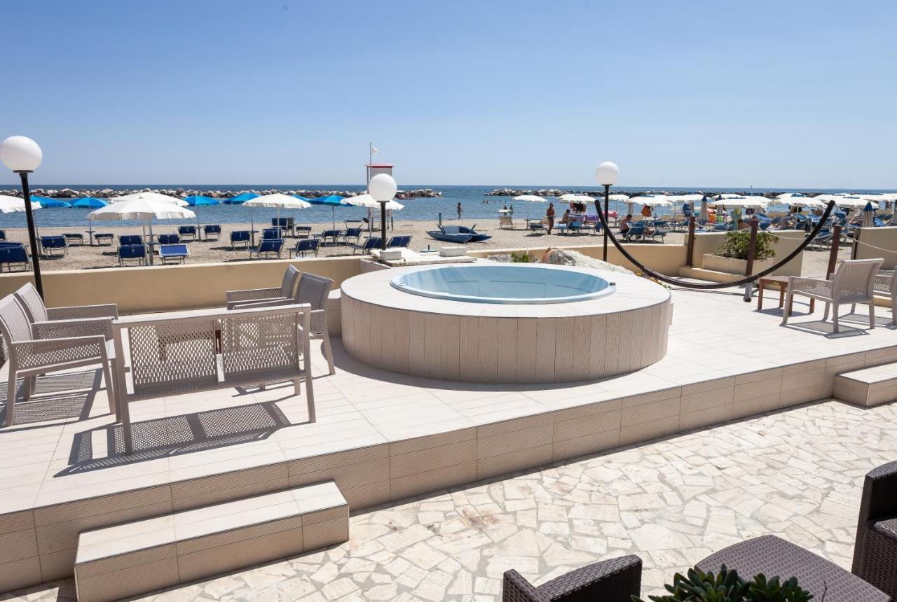 Hotel Primavera Sul Mare ليدو دي سافيو المظهر الخارجي الصورة