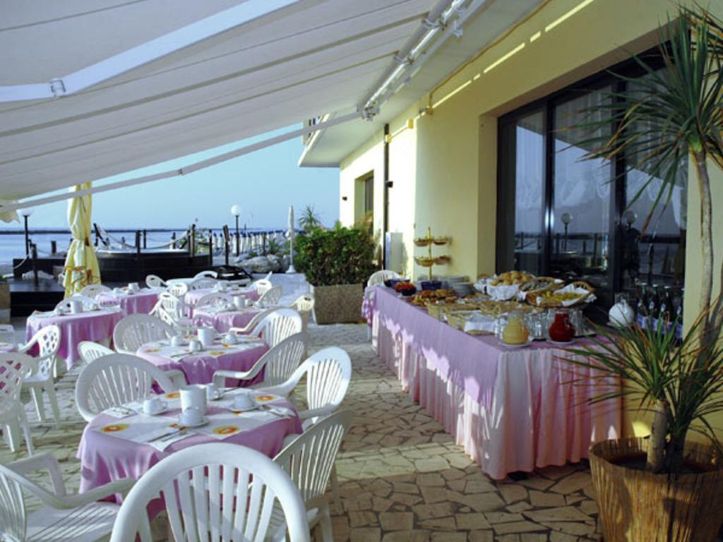 Hotel Primavera Sul Mare ليدو دي سافيو المظهر الخارجي الصورة