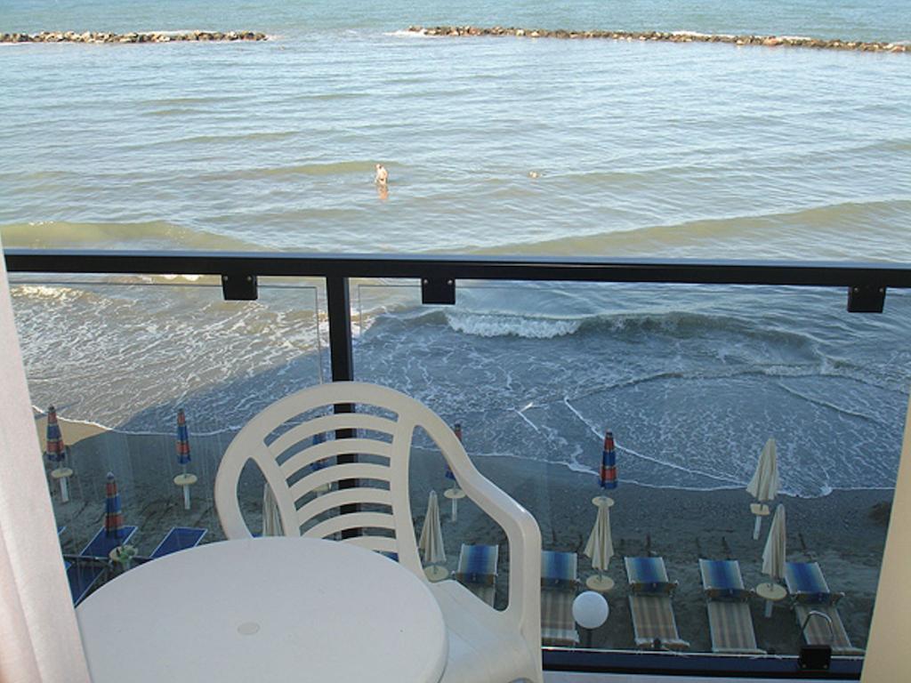 Hotel Primavera Sul Mare ليدو دي سافيو المظهر الخارجي الصورة