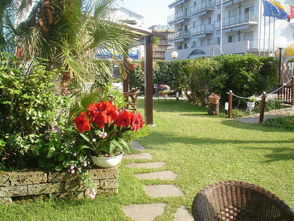Hotel Primavera Sul Mare ليدو دي سافيو المظهر الخارجي الصورة