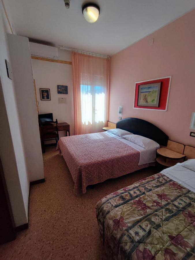 Hotel Primavera Sul Mare ليدو دي سافيو المظهر الخارجي الصورة